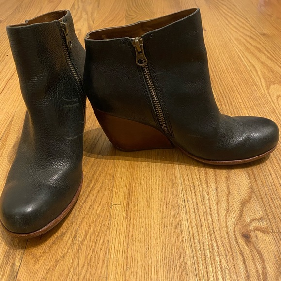 Black leather Kork-Ease bootie - Picture 3 of 6